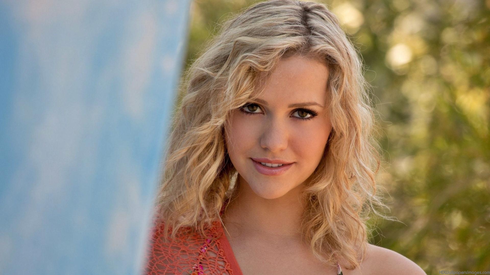 Mia Malkova est n