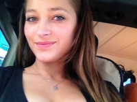 Dani Daniels entre dans l\'industrie pornographique en 2011 et tourne initialement uniquement des scÃ¨nes lesbiennes, pour Club 59/Elegant Angel, Filly Films, Sweetheart Video et Girlfriends Films2. Elle est Pet of the Month du magazine Penthouse en janvier 20123. Elle tourne ses premiÃ¨res scÃ¨nes hÃ©tÃ©rosexuelles Ã  l\'Ã©tÃ© 2012 pour le film Dani Daniels: Dare, rÃ©alisÃ© par Mason2. Elle reÃ§oit huit nominations pour les AVN Awards 2013, et remporte, avec Sinn Sage, le prix de la meilleure scÃ¨ne de sexe entre deux filles4. Elle est bisexuelle.5,6